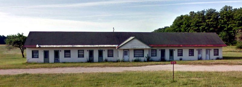 Airport Motel - Street View (newer photo)